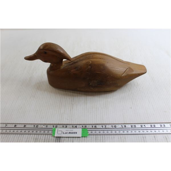 Carved Duck - Crack