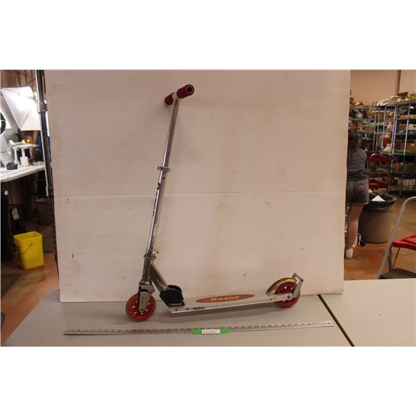 Used Razor 24" Scooter With Adjustable Height Handle