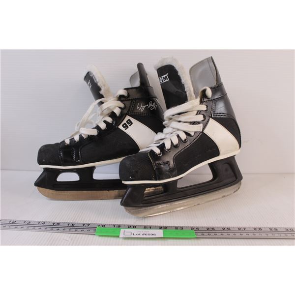 Pair of Used Hockey Skates: CCM Wayne Gretzky Signature 99 Tradition Size 6