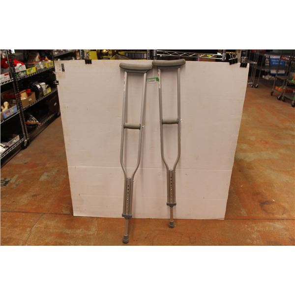 Pair of Aluminum Adjustable Crutches