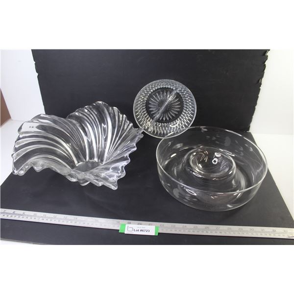 Glass Chip Bowl - Large Wave Design Bowl - Divided Glass Dish