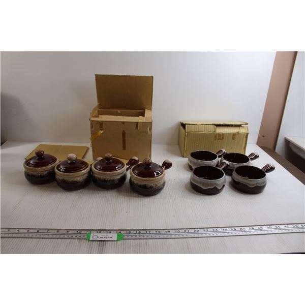 (4) Onion Soup Pots, (4) Onion Soup Pots with Lids