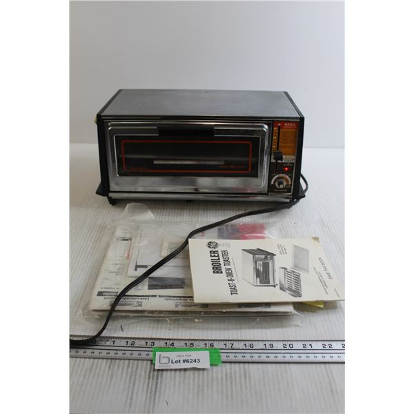 General Electric Toaster Oven - Turns On