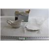 Image 1 : Elegant Lace Gravy Boat with Tray