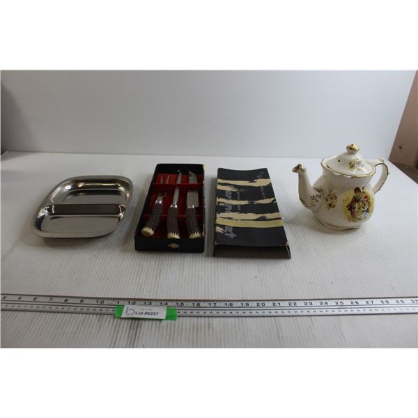 Teapot - Chips, Divided Tray, Meat Carving Set