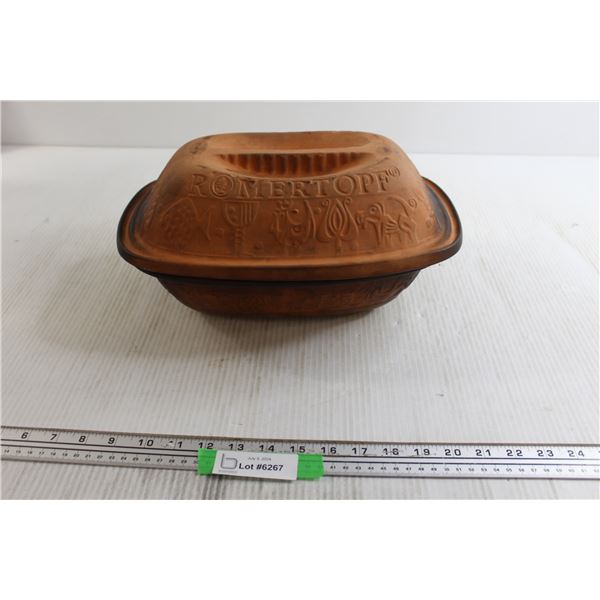 Romertopf Dish with Lid