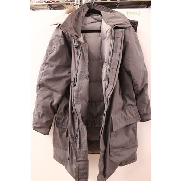 *Men's Full-Length Parka - Size Unknown