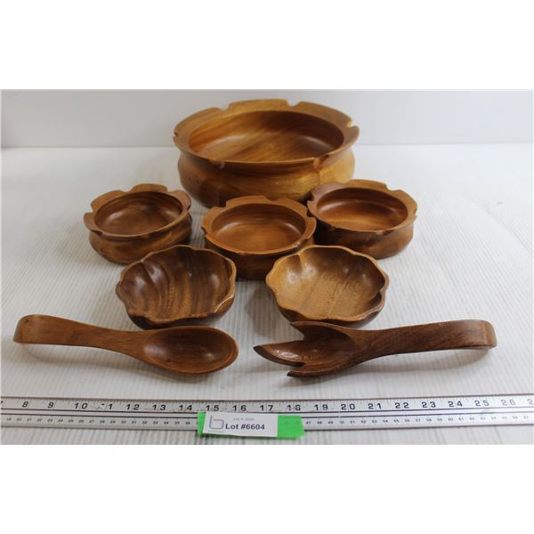 Set of Wooden Salad Bowls and Tossers