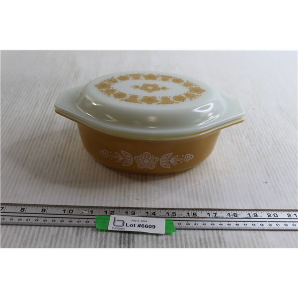 Pyrex Butterfly Gold Casserole Dish