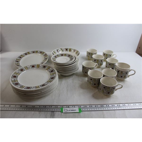 30-Piece Dish Set