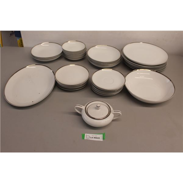 42-Piece Dish Set