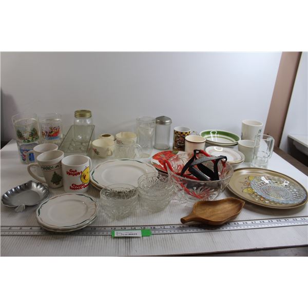 Assorted Kitchenware - Plates, Bowls, etc.