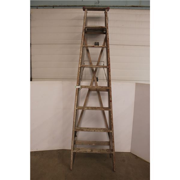 *8' Wooden Ladder - 25"W