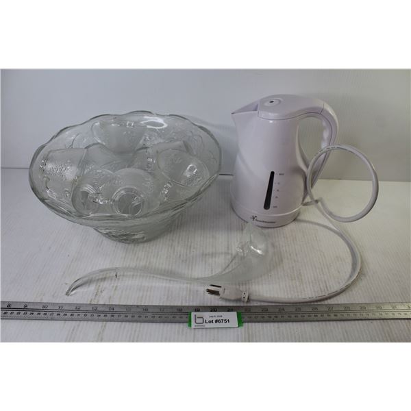 Punch Bowl w/ 12 Glasses - Toastmaster Kettle (untested)