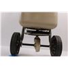 Image 2 : Fertilizer/Seed Spreader