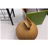 Image 7 : Micro Mist Pod (Humidifier/Aroma Diffuser) & Wire Magazine Rack