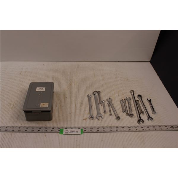(29 pc) Drill Bit Set w/Case & (13) S.A.E Combo Wrenches (7/32" to 1/2")