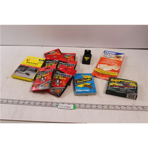 (8) Mouse Glue Traps, Plastic Clam Shell Style Mouse Trap & (2) Insect Baits/Glue Traps