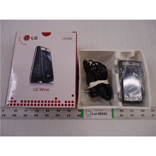 Classic LG Flip Phone in Original Box