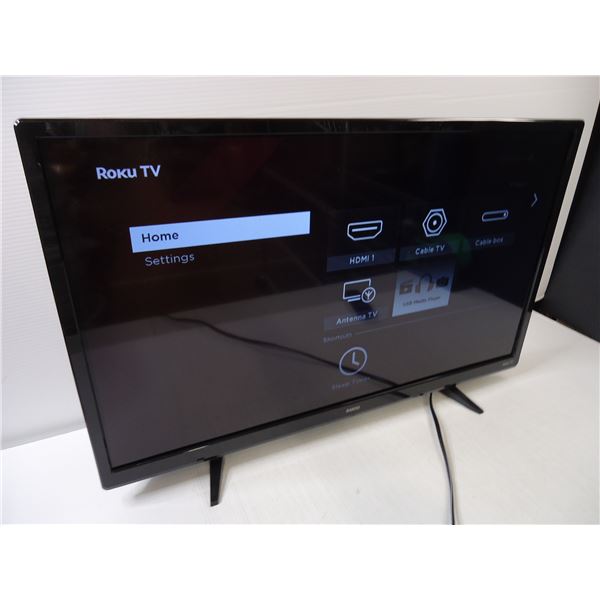 *Sanyo Roku TV- 32" Smart HDTV with remote and working