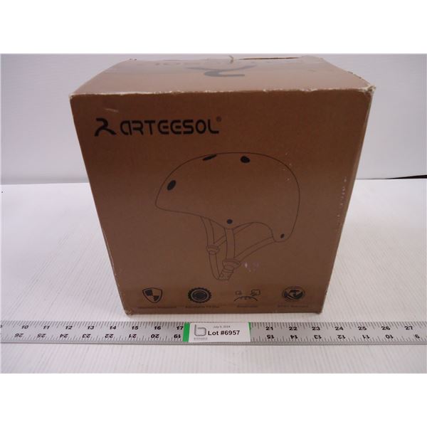 Arteesol Brand Adjustable Helmet for Child/Toddler (3-8 yrs. Old) (new)