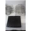 Image 4 : Assorted Kitchenware - Roaster, Grills, Cooling Racks
