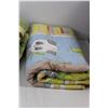Image 4 : (2) Baby Blankets & Crib Liner