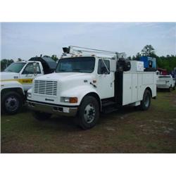2001 INTERNATIONAL 4700 SERVICE TRUCK