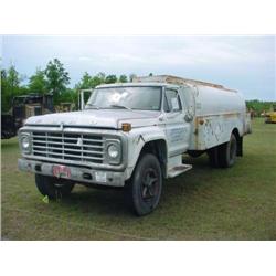 1978 FORD F700 S/A FUEL TRUCK