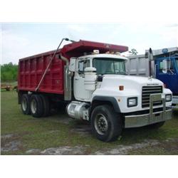 2003 MACK RD688S T/A DUMP