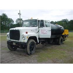 FORD 800 S/A DISTRIBUTOR TRUCK