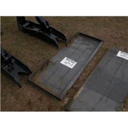 SKID STEER ATTACHMENT PLATE