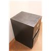 Image 5 : *2-Drawer Filing Cabinet - 14" x 18" x 25"H