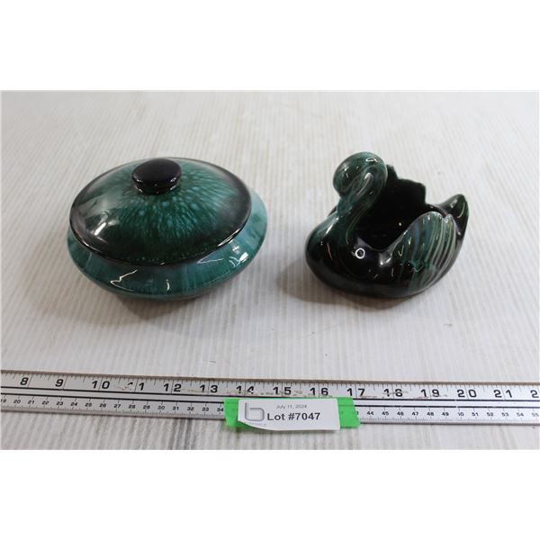 Blue Mountain Swan Planter and Pottery Dish with Lid