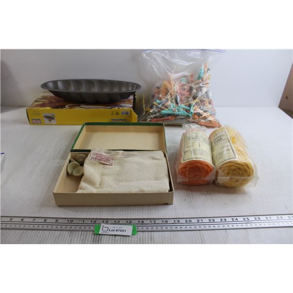 Braided Loaf Pan, Macrame Cord, Misc