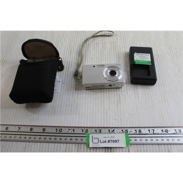 Fuji 8.2MP Digital Camera with Charger - No Battery