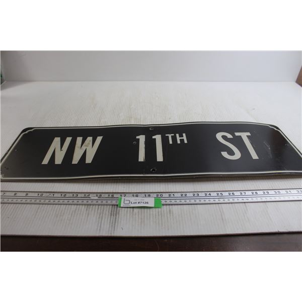 NW 11th St/S Main St Sign - 30" x 9"