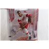 Image 2 : NHL Legends Gordie Howe Figurine