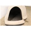 Image 2 : * Indigo Petmade Plastic Igloo Pet/Dog House - 38" Wide x 30" Tall - Some Wear