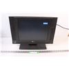 Image 1 : LG TV 15" Screen - Powers On