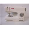 Image 2 : Singer Tiny Tailor Mending Machine-untested