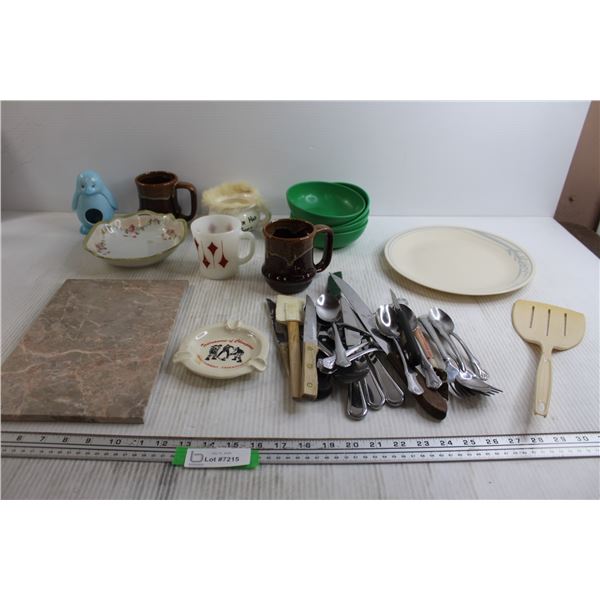 Green Plastic Bowls, Assorted Kitchenware