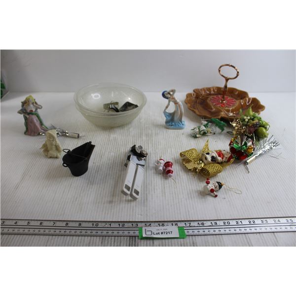 Divided Leaf Plate, Christmas Decorations, Assorted Decorations