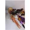 Image 4 : (7) Barbies & (11) Toy Dogs & Snack Bar Toy