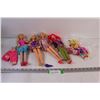 Image 1 : (4) Barbies & Clothes