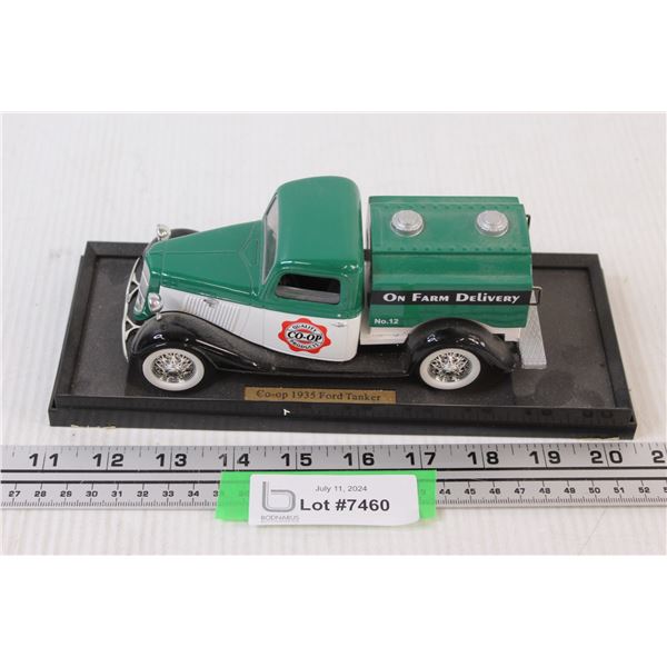Liberty Classics Model 1935 Ford Tanker Truck Coin Bank