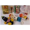 Image 3 : Lot of: (2) PEZ, Christmas Figurines, George Jetson, Pebbles Flintstone, Zucchini Stuffy