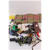 Image 3 : Lot of: Army Figurine Toy Clothes & Wear