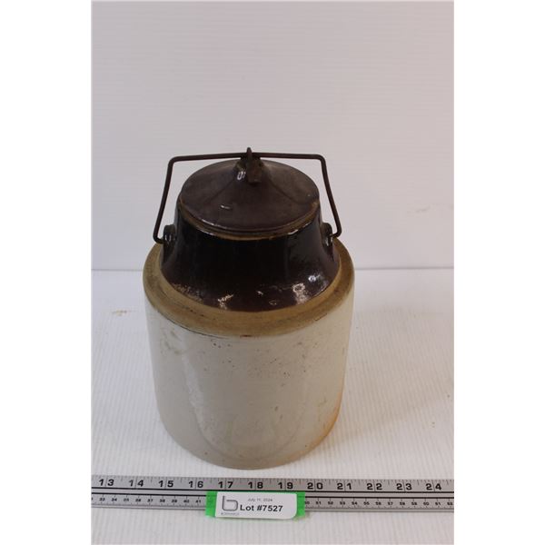 Crock w/Sealing Lid - 11" x 8"