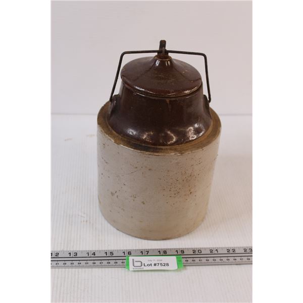 Crock w/Sealing Lid - 11" x 8"